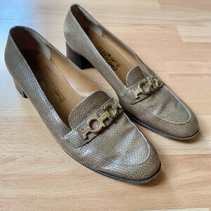 Vintage Salvatore Ferragamo Women's Loafers olive khaki gold gancini logo GUC